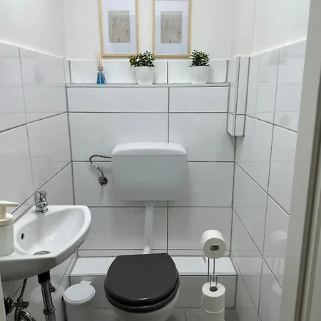 Zentrale Gaestezimmer Am Marienplatz - London